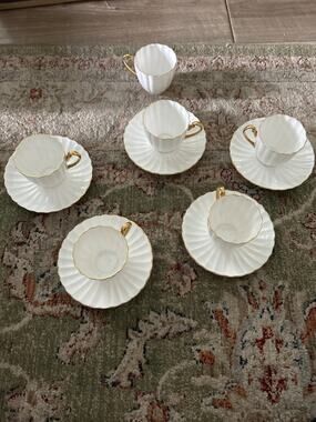 A Set of 5 Shelley Teacups and Saucers - Regency White (extra cup included)